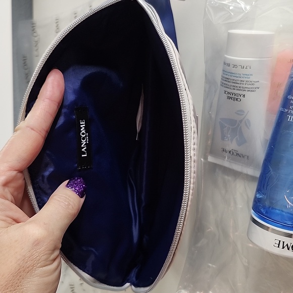 NWT Lancome Cosmetic bag with Makeup Remover, Clener, and Juicy Tubes Lip Gloss - Picture 6 of 6